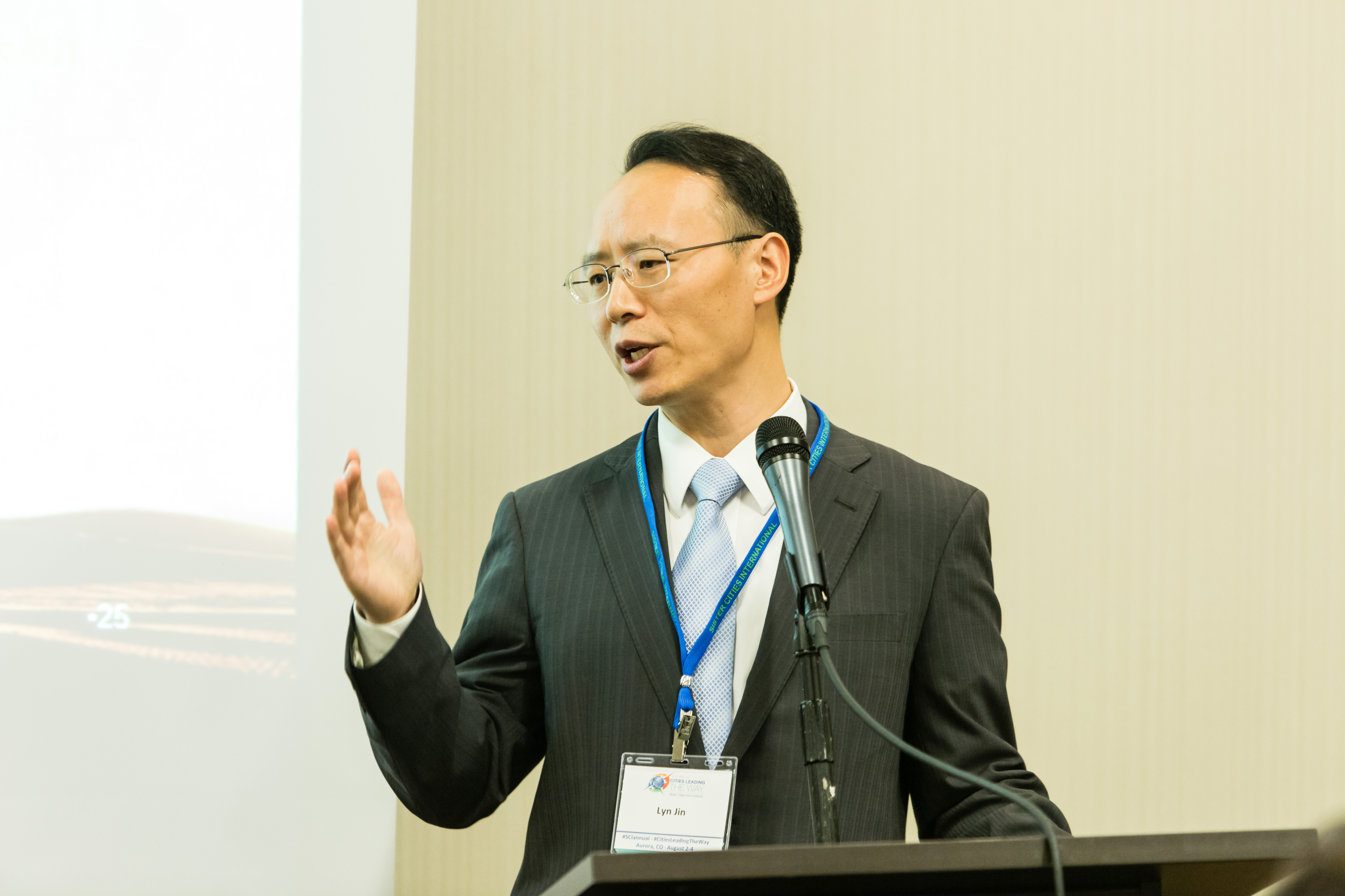 Jin Lyu Speaks to Silk Road Track attendees
